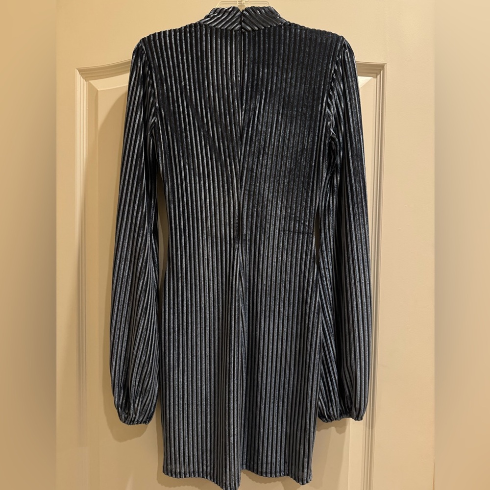 Lovers + Friends Long-Sleeve Mini Dress - Picture 4 of 5